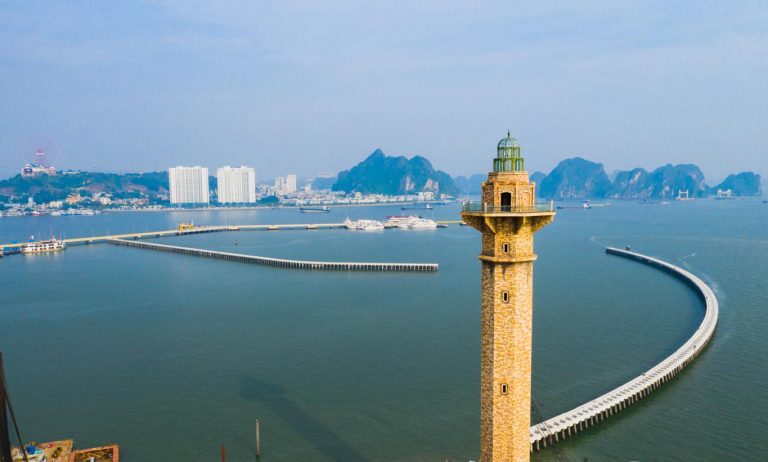 Check-in Ngọn Hải Đăng Hạ Long – Tổ hợp vui chơi hấp dẫn mới