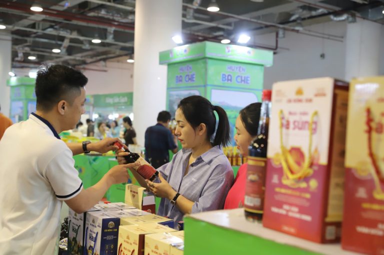 Hội Chợ OCOP Mùa Hè: Khám Phá Nét Tinh Hoa Hàng Việt Giữa Lòng Hạ Long